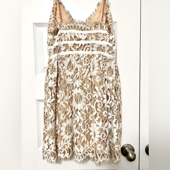 NBD Lace Dress size small - Picture 3 of 3